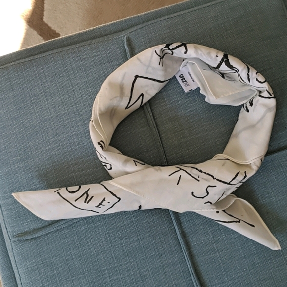 Uniqlo Accessories - Jean-Michel Basquiat / Uniqlo Scarf